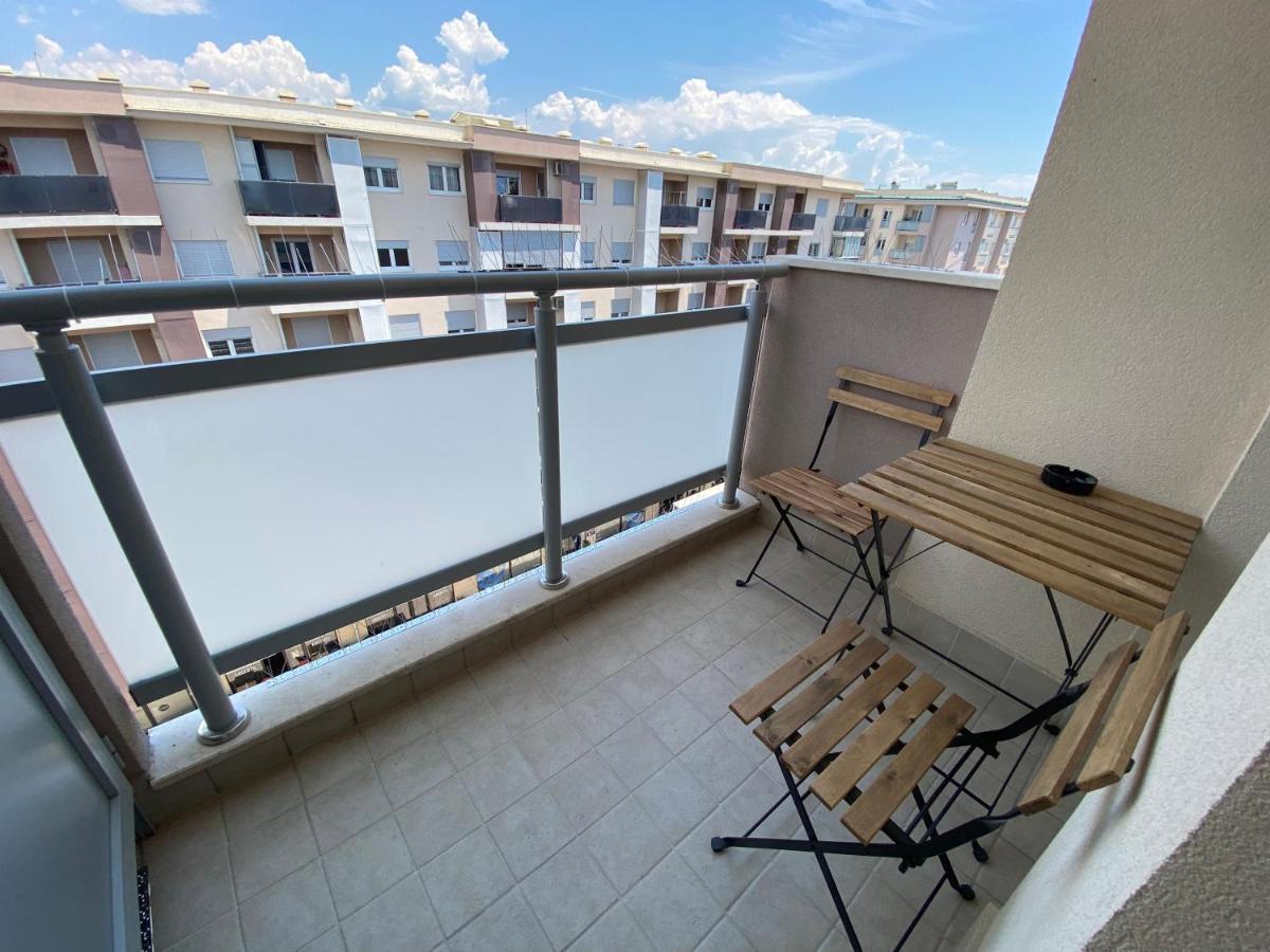 Fanky City Apartments 波德戈里察 外观 照片